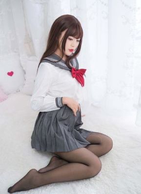 老板和秘书车里床戏视频_HD1280版成事在人免费观看